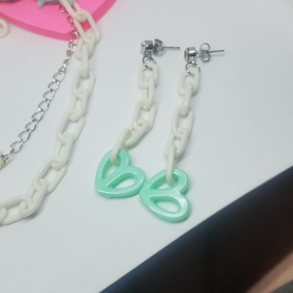 Lolita White and Teal Layered Chain Necklace/Choker with Dangle Chain Earrings - Picture 4 of 4